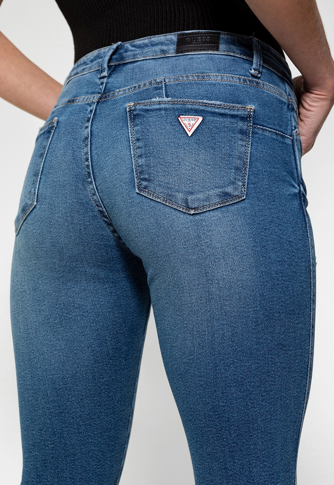 Jeans skinny Guess lavado medio corte cintura para mujer