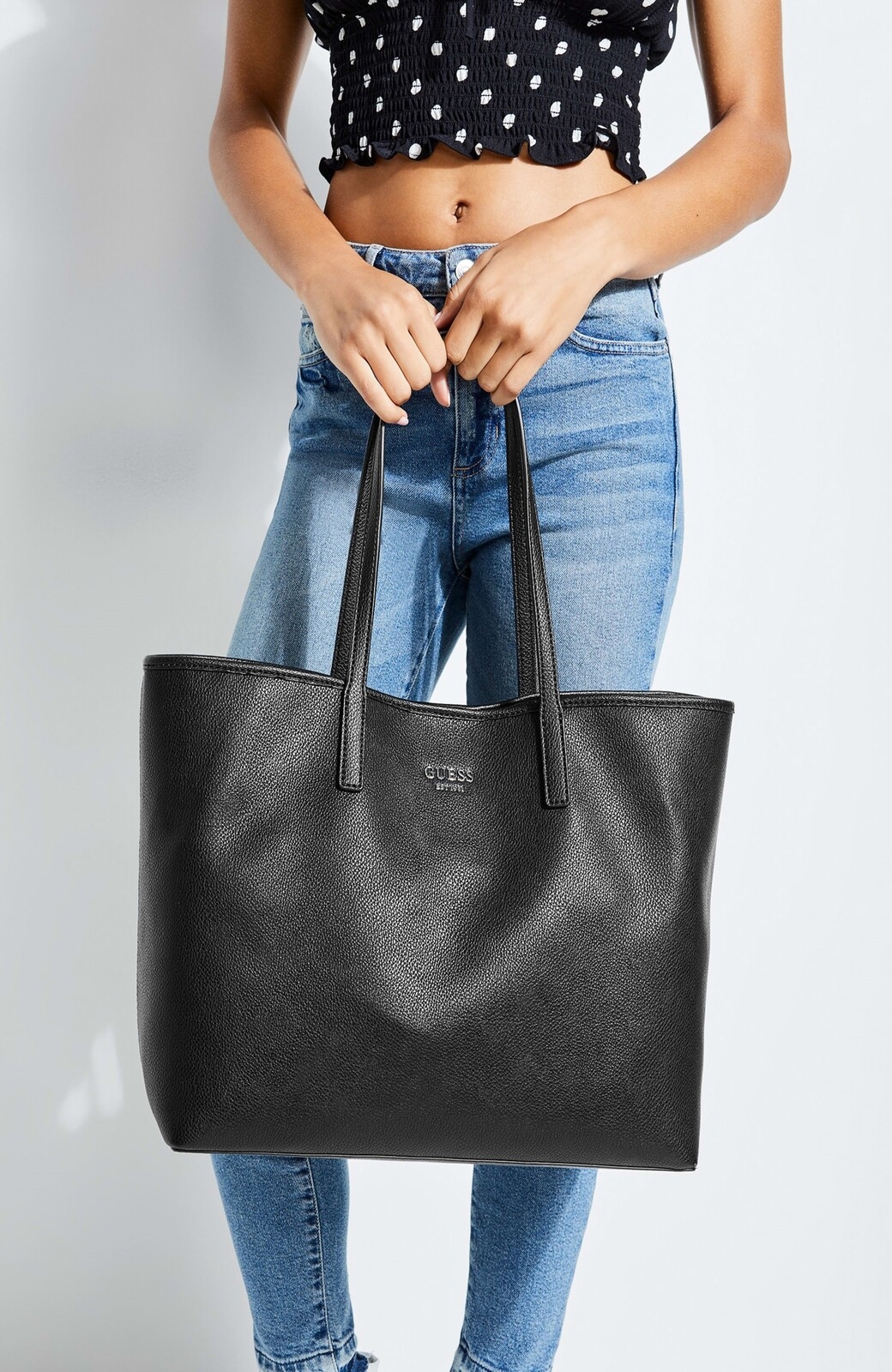 GUESS VIKKY LARGE TOTE HWSV69-95240-CHG £86.46 Sneaker Peeker