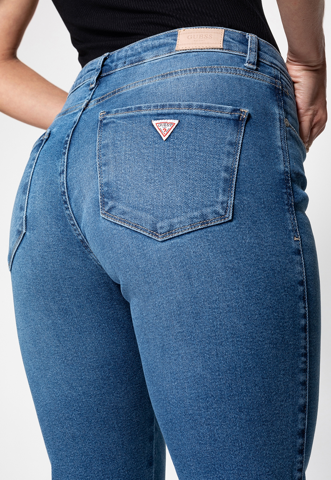 Calça Jeans Straight Leg Clara Guess W232SLMDW679